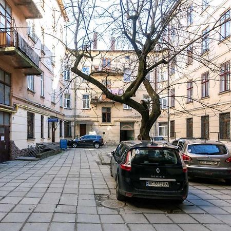 Зелені Апартаменти Біля Оперного Театру Flat In The City Center Lvov Exteriér fotografie